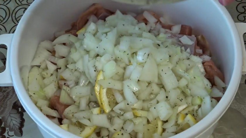 Запеканка с рисом под соусом в духовке
