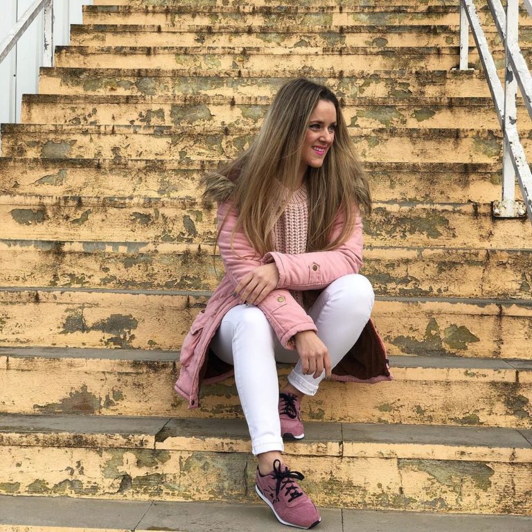 Розовые кроссовки - хит весны 2019, изюминка любого образа