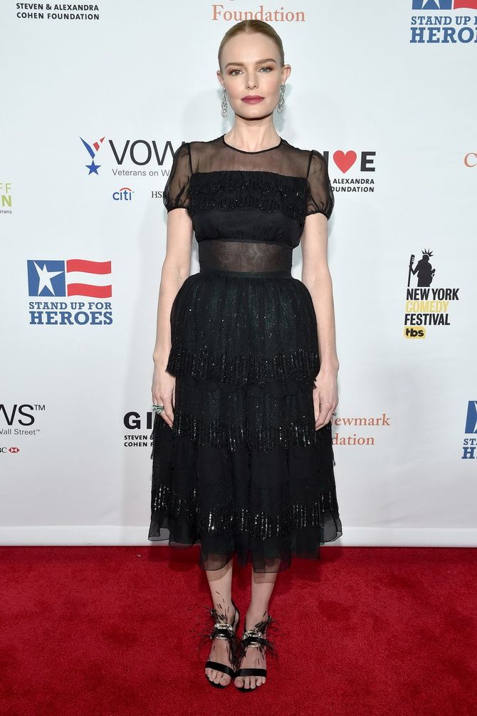 Кейт Босуорт в черном платье