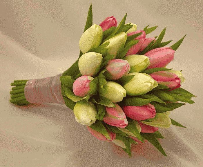 Image-4-www.silkweddingdesigns.compink-cream-tulip-bridal-posy-wfbtpsc027.html-700x576