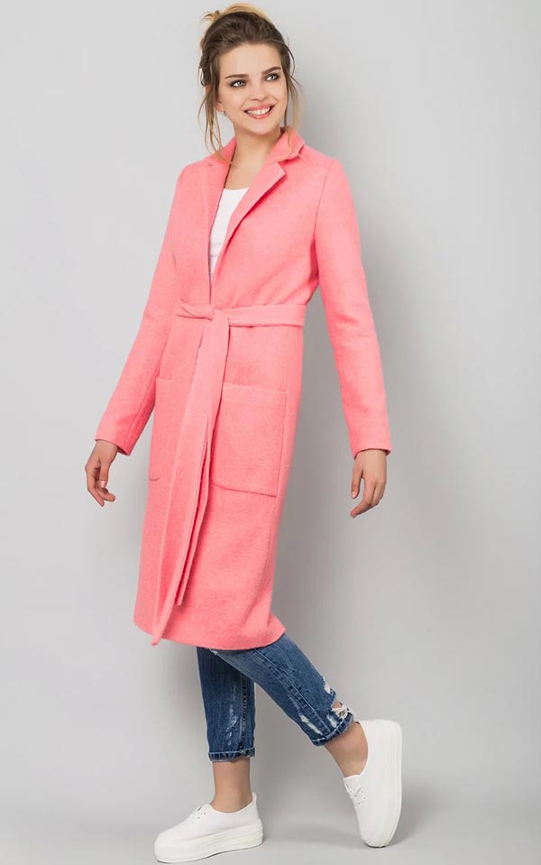 кораллово-розовое пальто
