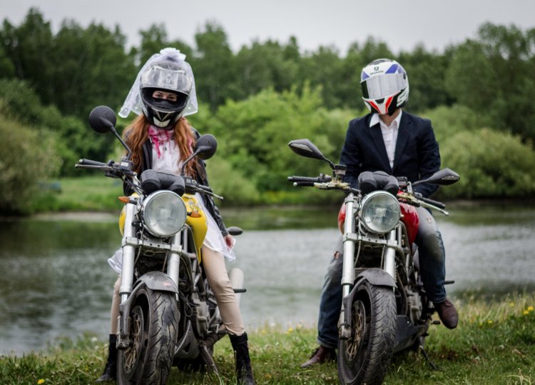 Необычная свадьба на мотоциклах