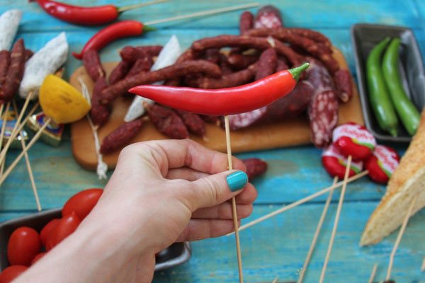 Букет для мужчин из пива и закусок (рыбы и колбасы) пошагово новые идеи