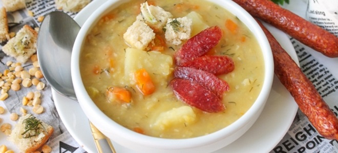 Гороховый суп с копченой колбасой в мультиварке