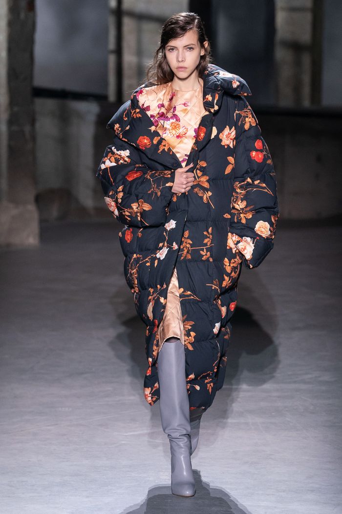 Модный пуховик осень-зима 2019-2020 Dries Van Noten