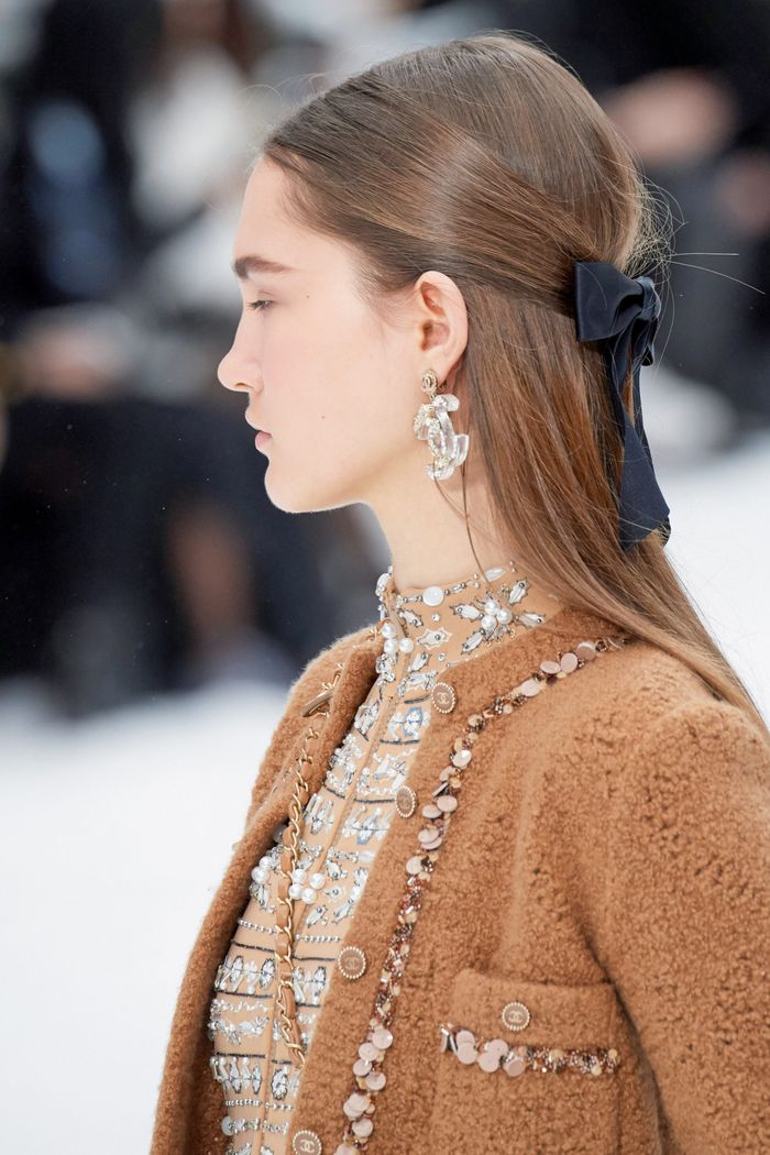 Модный аксессуар осень-зима 2019-2020 из коллекции Chanel