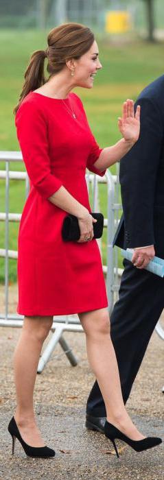 красное платье футляр с рукавами 