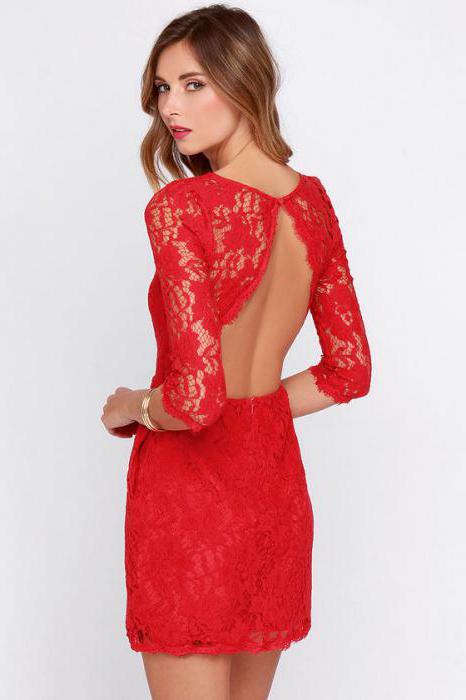 Красное кружевное платье с открытой спиной